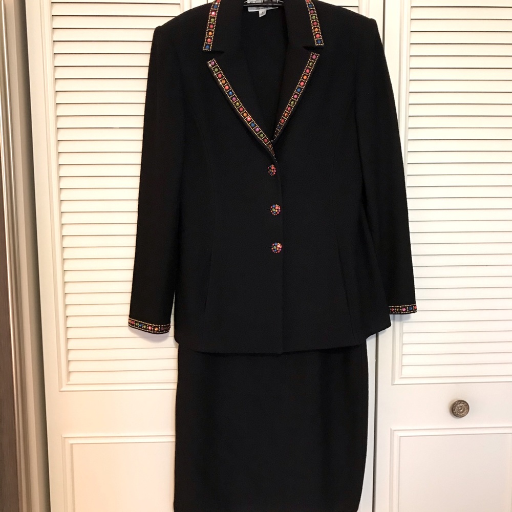 St. John Evening Vintage black suit, size 6/4